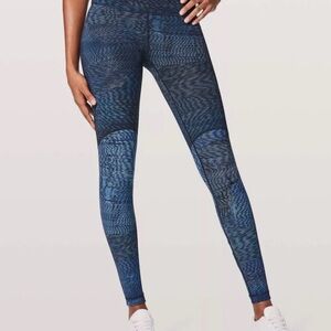 Women’s size 4 Lululemon Wunder Under Hi-Rise tight blocked full-on Luxtreme 28”